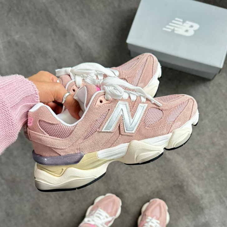 Tênis New Balance 9060 Rosa Claro Feminino