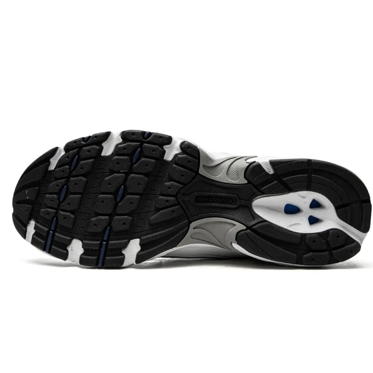 New Balance 530 Branco/Prata Feminino