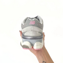 Tênis New Balance 9060 Cinza Feminino